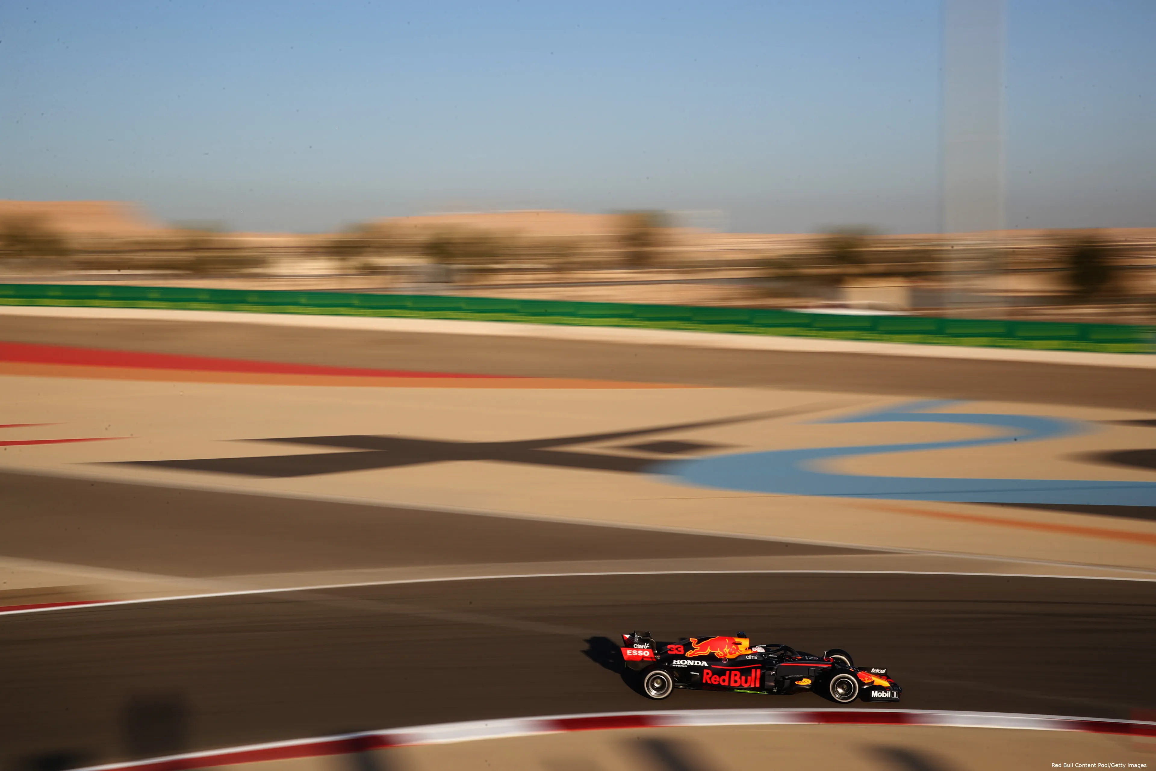 Red Bull Racing Bahrein RB16B