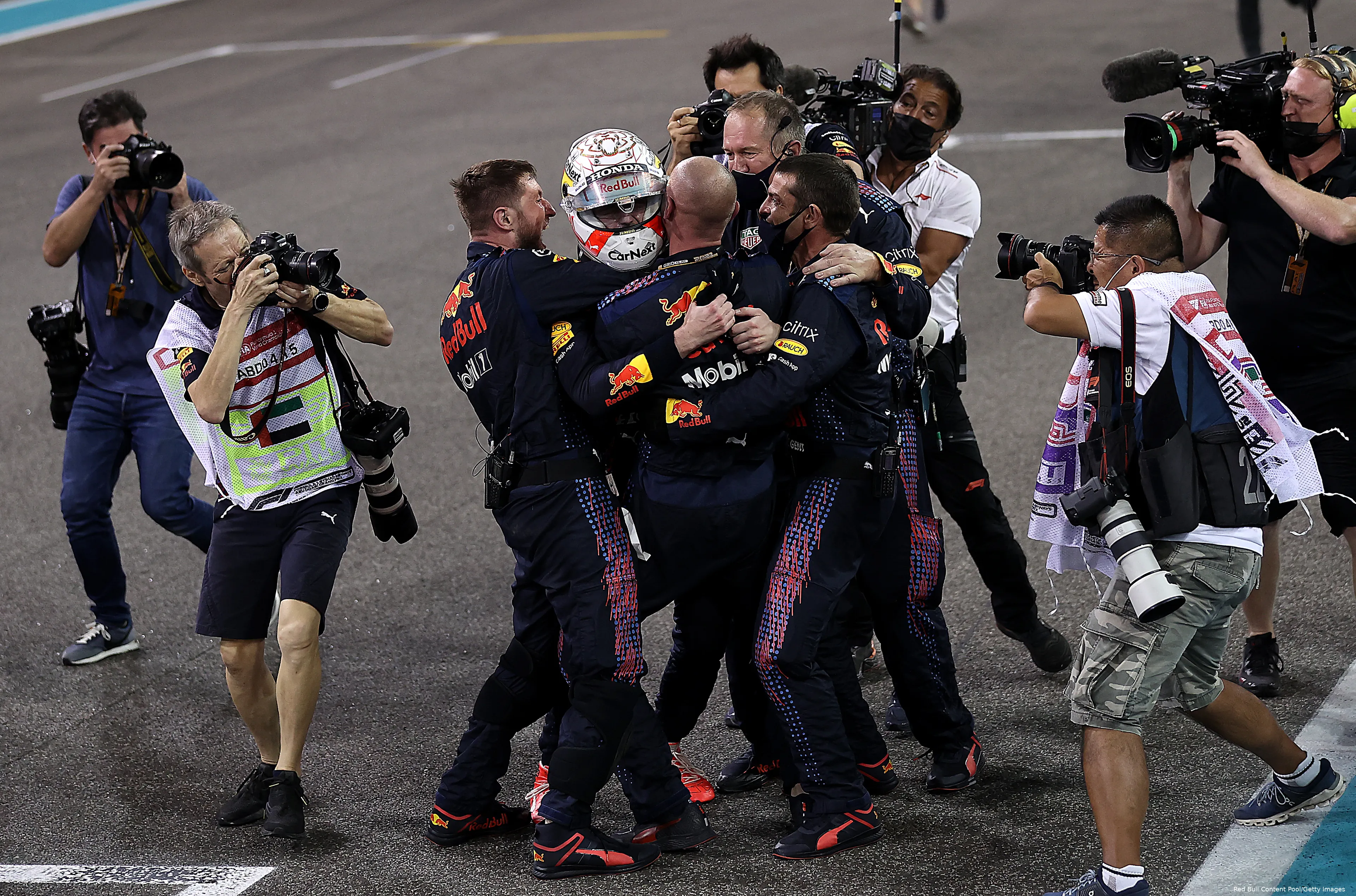 Max Verstappen wereldkampioen abu dhabi red bull