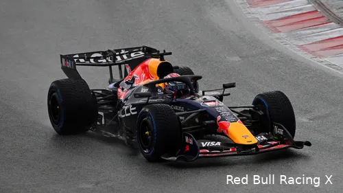 Verstappen_RB22_RedBull_Spanje_Regen_RedBullRacing
