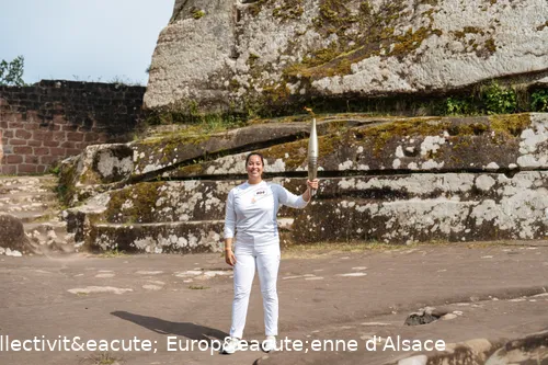 Foto: Ranomi Kromowidjojo - Olympic Torch Relay (26 juni 2024)