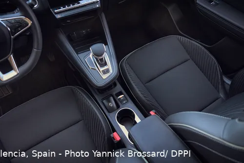 de renault symbioz doet luxe aan dit zie je overal terug