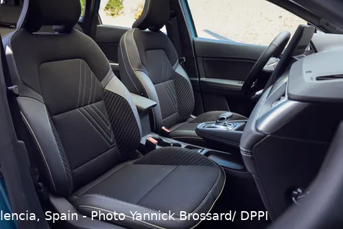 kijk de gouden stiksels eens shinen