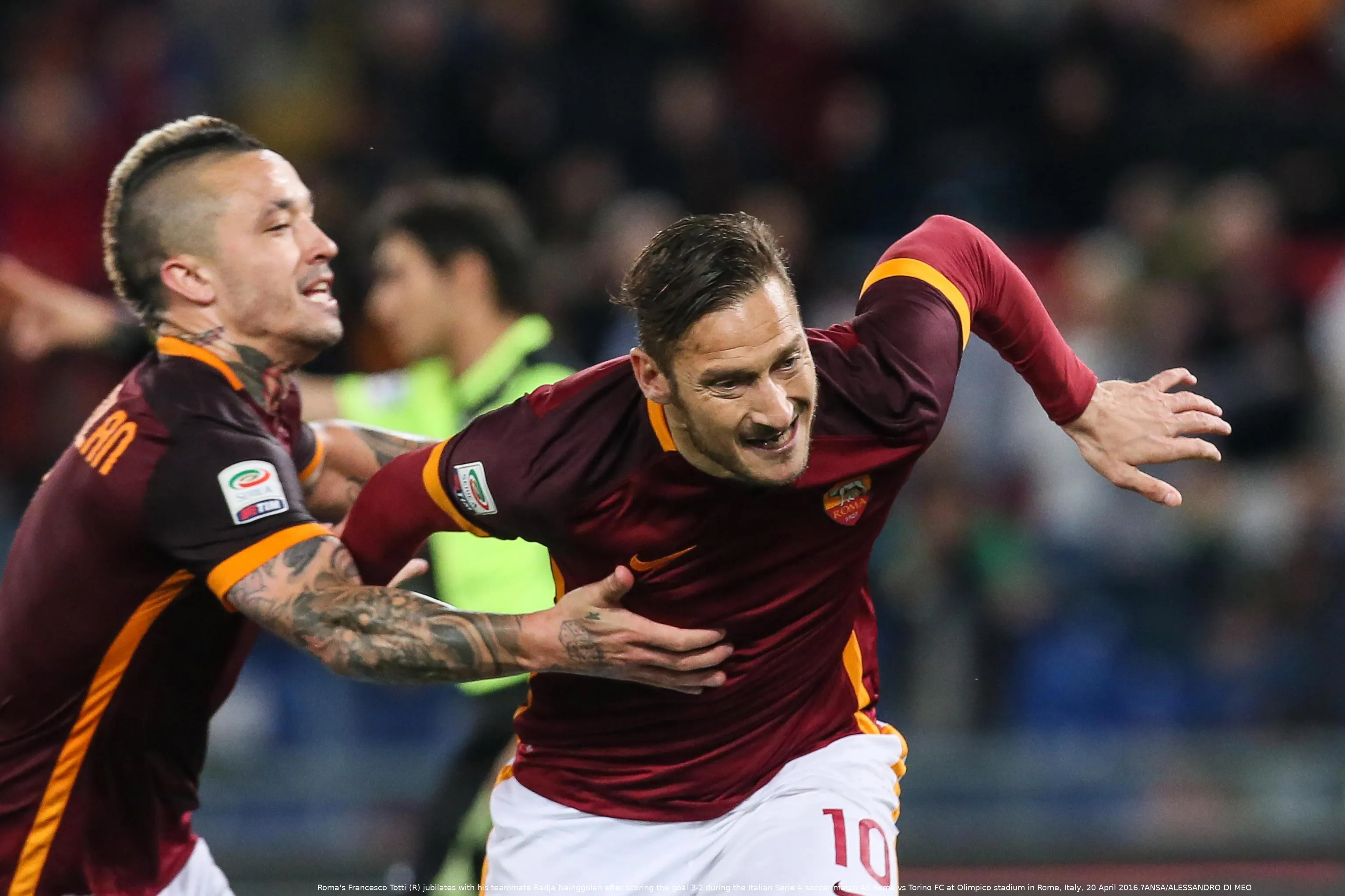 totti scappa nainggolan roma toro