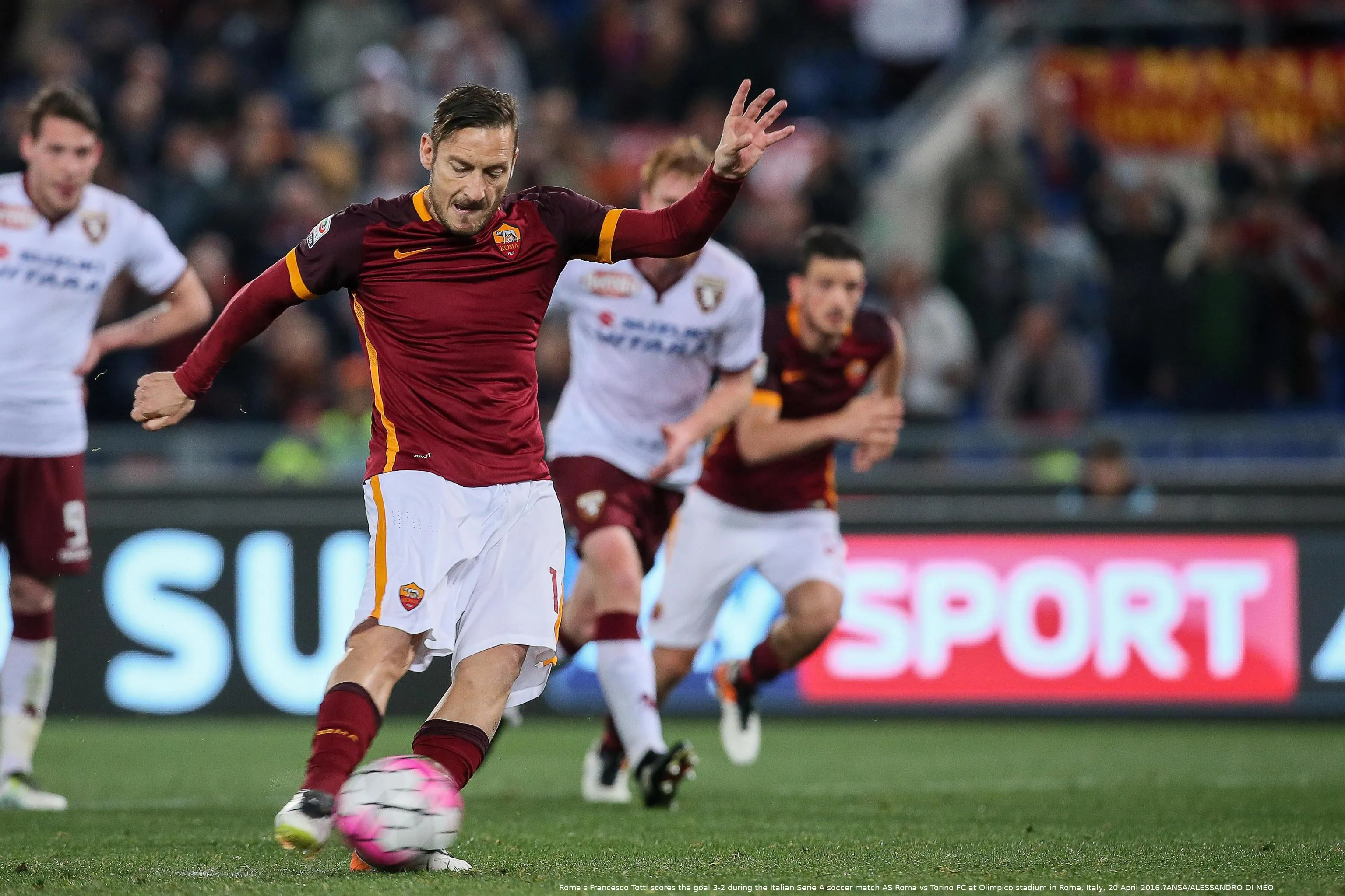 totti rigore frontale
