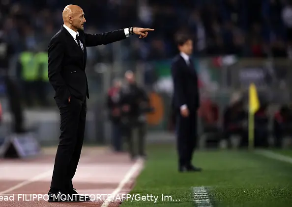 spalletti in piedi inzaghi sfondo derby