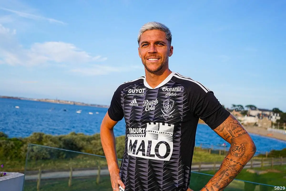 officiel jonas martin signe deux ans a brest f1yikgmxoaamqoo 362985