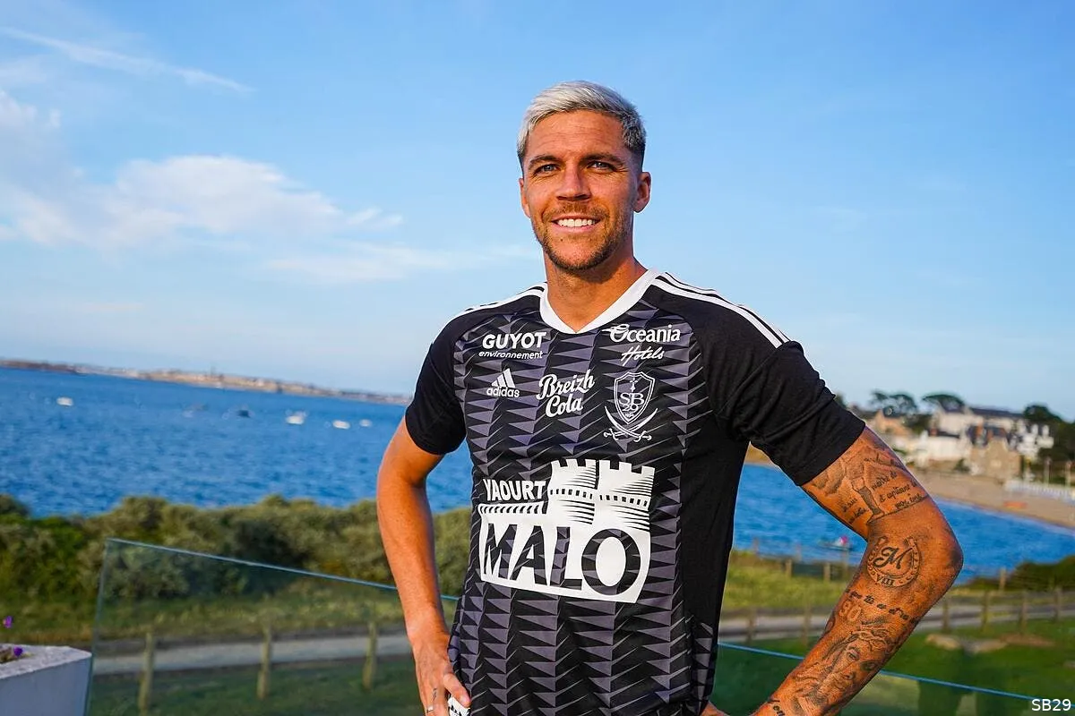 officiel jonas martin signe deux ans a brest f1yikgmxoaamqoo 362985