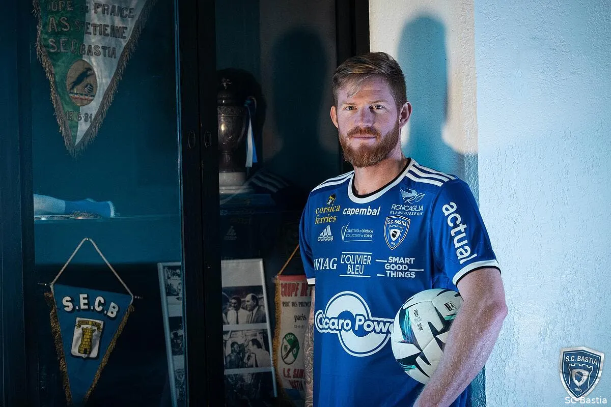 l2 charbonnier quitte l asse et signe a bastia gd4pai w4aauxpa 370571