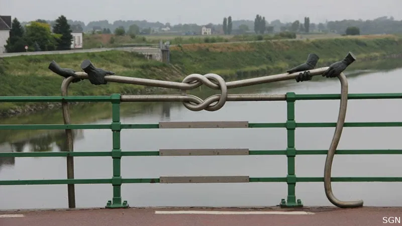 maasbrug maaseik pater sangersbrug