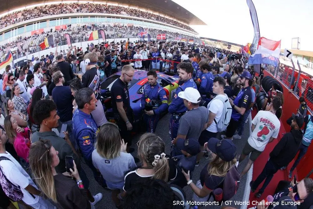 max-verstappen-franz-hermann-ben-barnicoat-chris-lulham-gt3-gt-world-challenge-europe-portimao-zaterdag-11