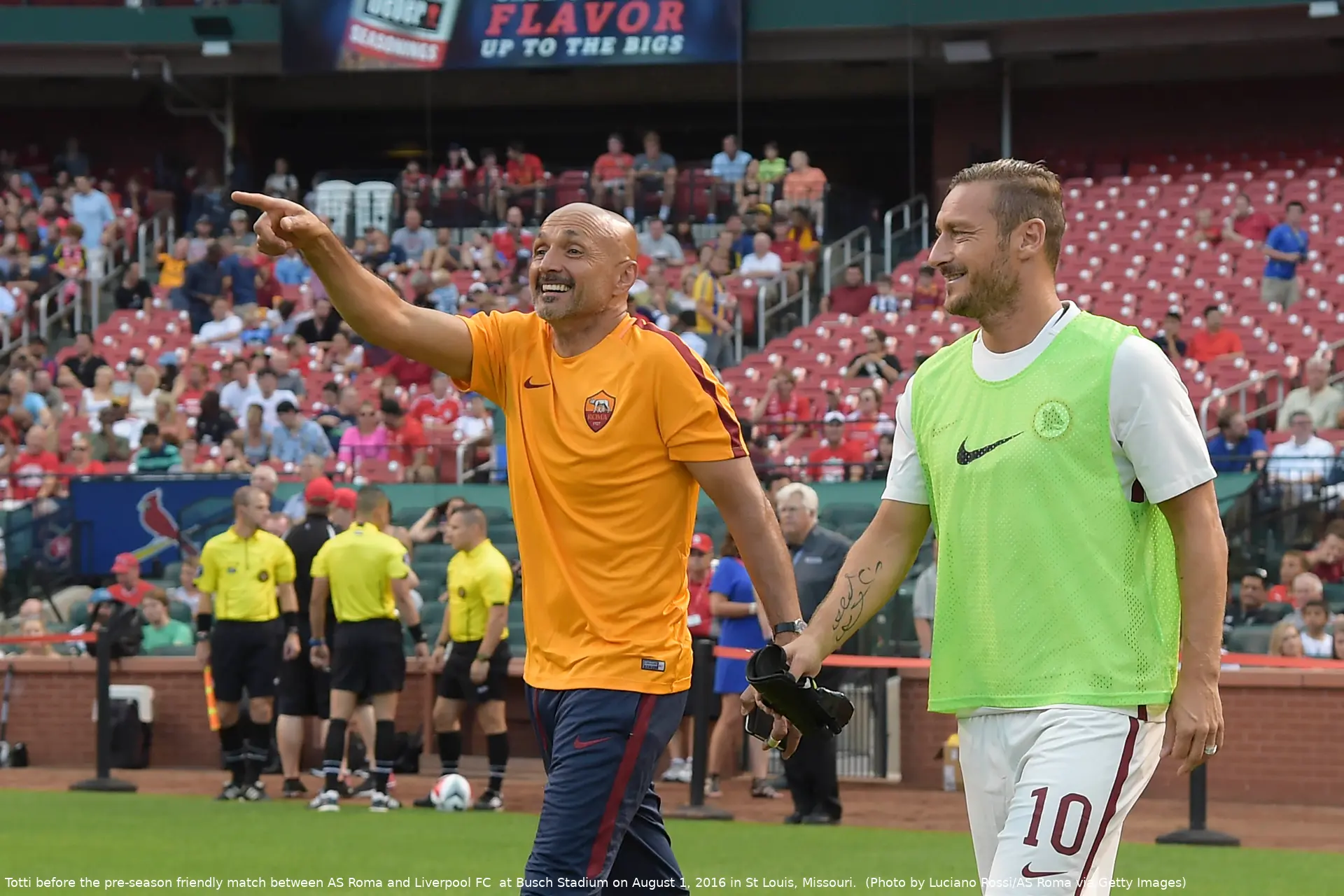 gettyimages totti spalletti indica