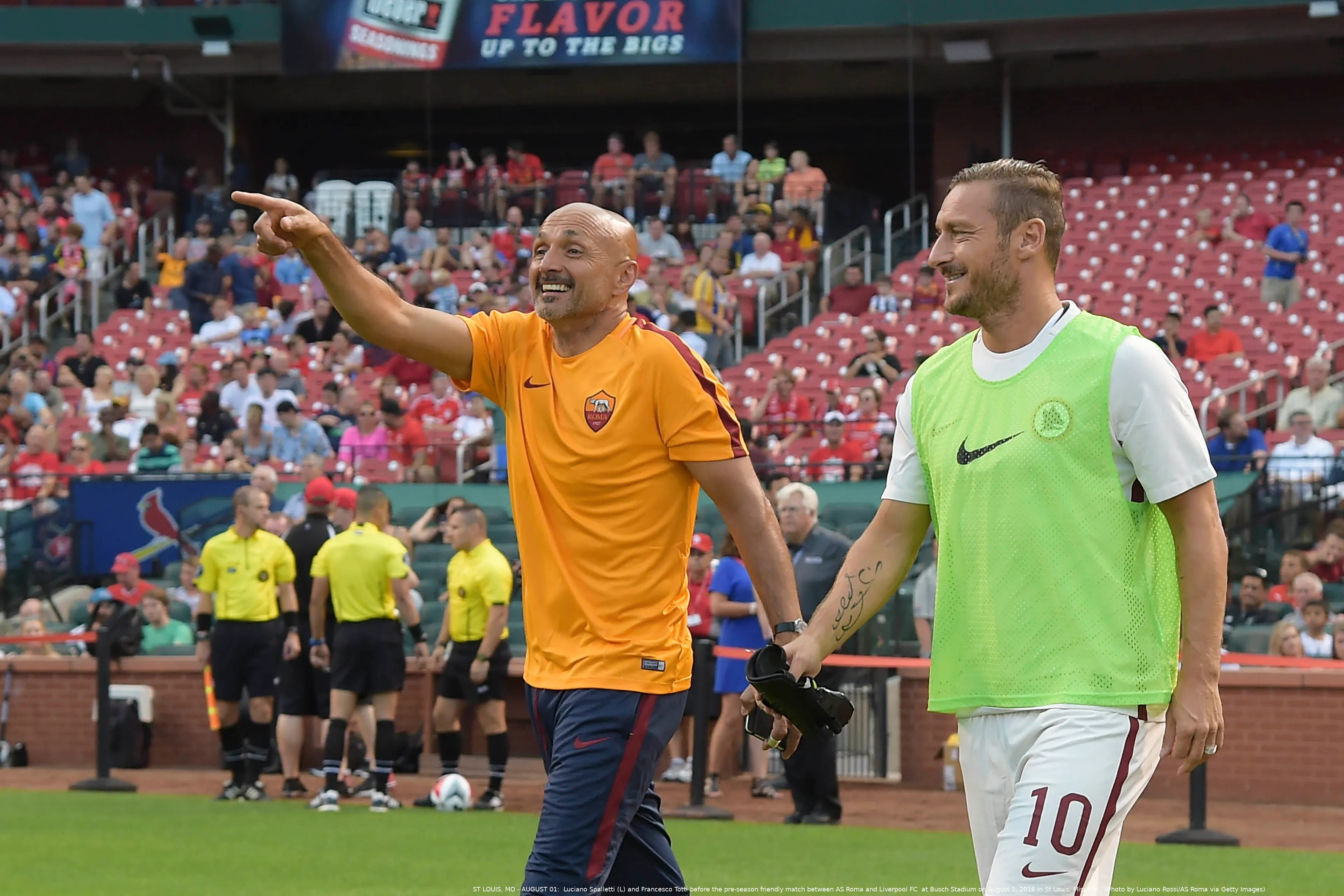 gettyimages totti spalletti indica