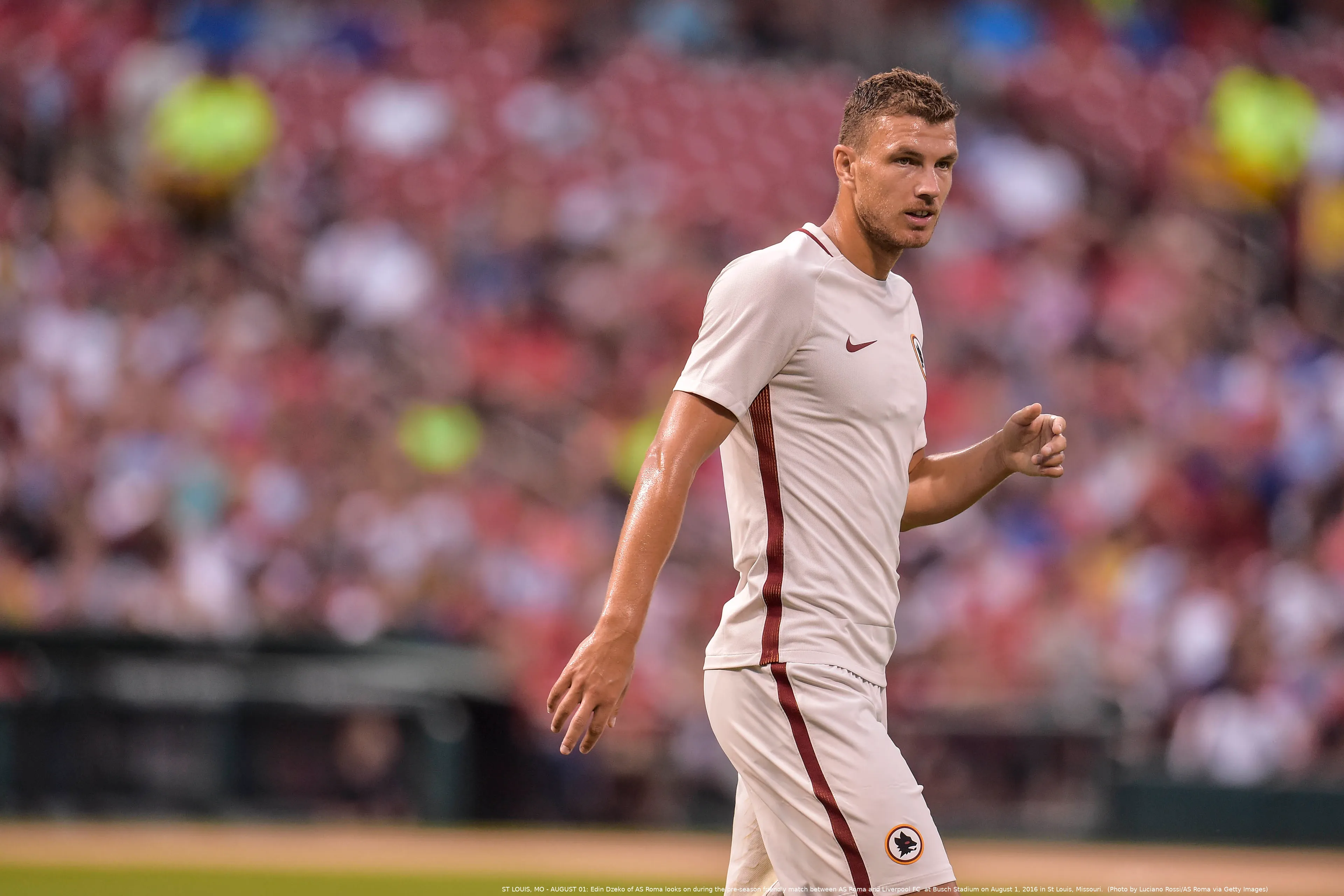gettyimages dzeko di lato
