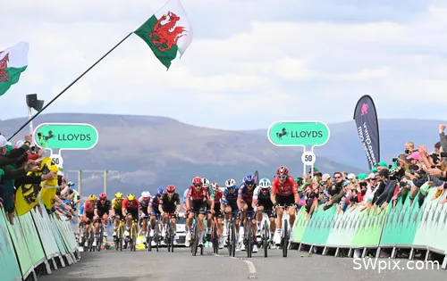 Thomas pone fin a su carrera en las carreteras de casa, en Gales