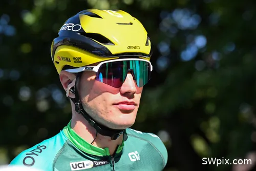 Olav Kooij, antes de una carrera con el Visma | Lease a Bike