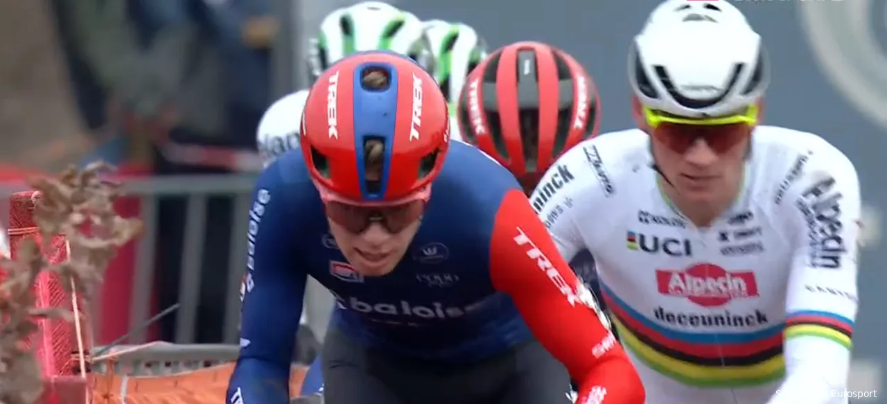 Ronhaar boldly took the lead in the opening stage