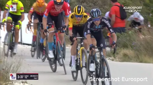 Onley vorig jaar in duel met Vingegaard in de CRO Race