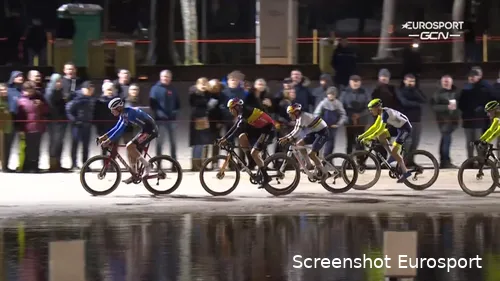 Van der Poel, Van Aert en Pidcock houden elkaar in de gaten aan het Zilvermeer