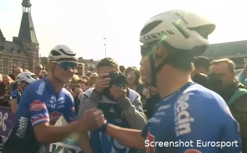Van der Poel (links) en Philipsen (rechts) blij met elkaar na de Scheldeprijs