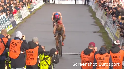 Van der Haar crossed the line ahead of Ronhaar.