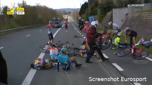 Three Lidl-Trek riders involved in major crash at Dwars door Vlaanderen, including team leader Mads Pedersen