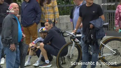 Hindley moest opgeven in etappe 6 van de Giro