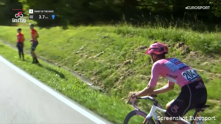 Del Toro ran into trouble for the first time in this Giro on Tuesday