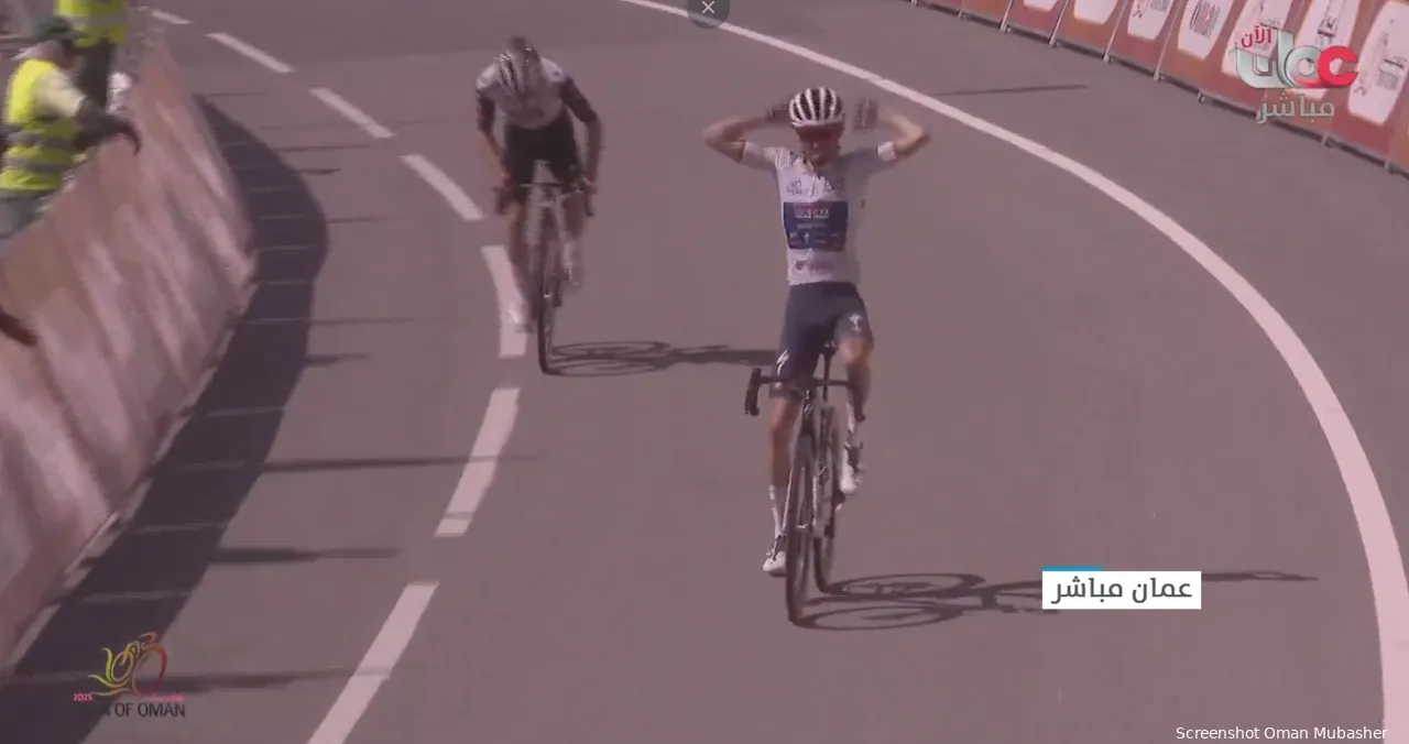 Paret-Peintre won the sprint from Yates on Green Mountain
