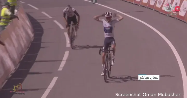 Paret-Peintre won the sprint from Yates on Green Mountain