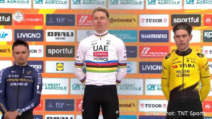 Tom Pidcock, Tadej Pogacar und Wout van Aert auf dem Podium von Milano-Sanremo 2026