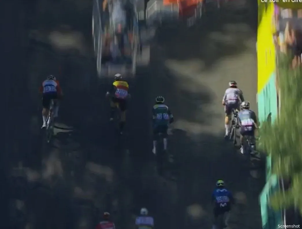 Groenwegen (left) on his way to the stage win!