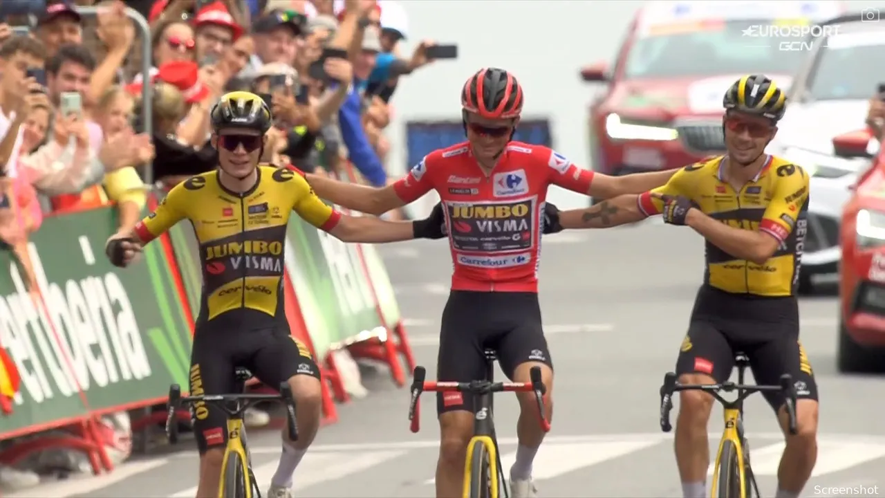 vingegaard kuss roglic