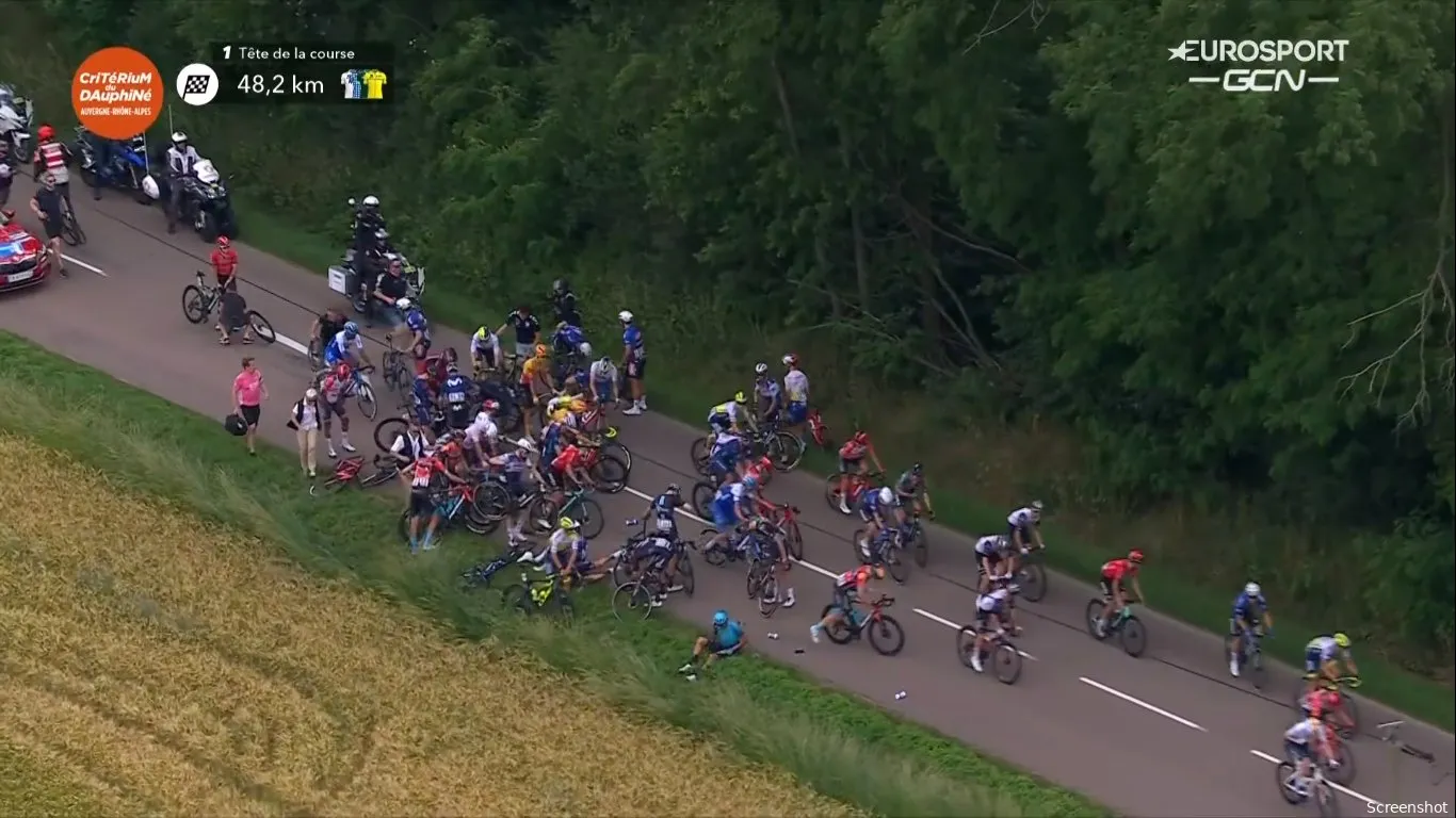 crash dauphine 647f3cb268bd2
