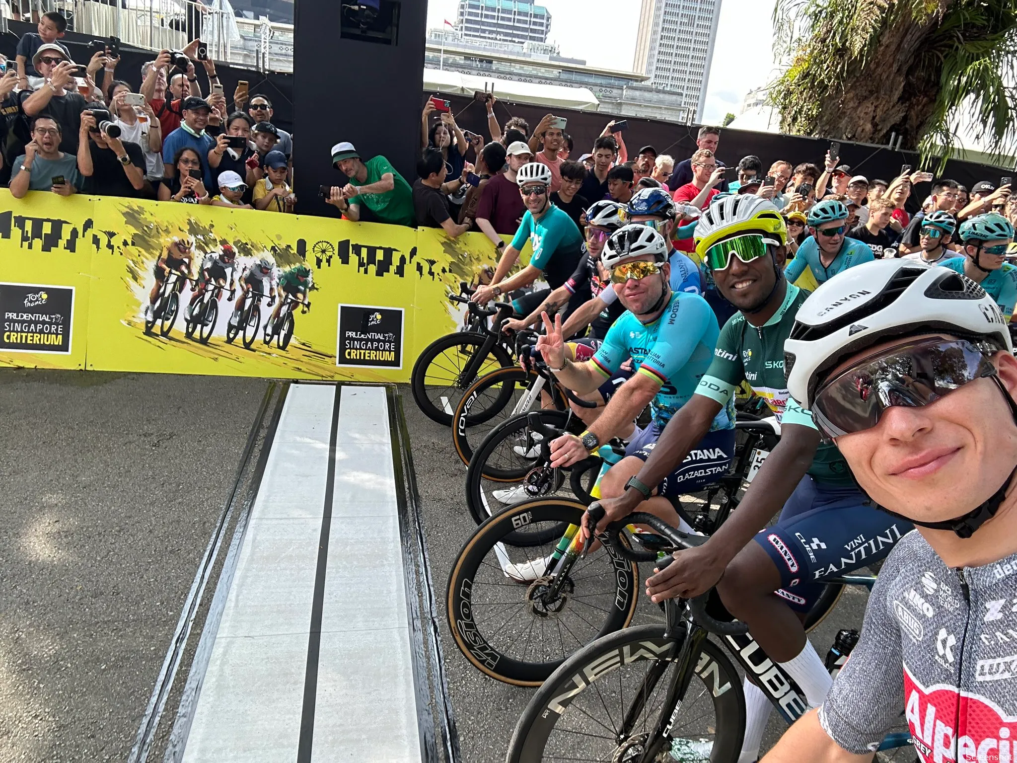mark cavendish jasper philipsen biniam girmay