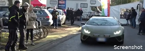 Van der Poel steelt opnieuw de show in zijn Lamborghini