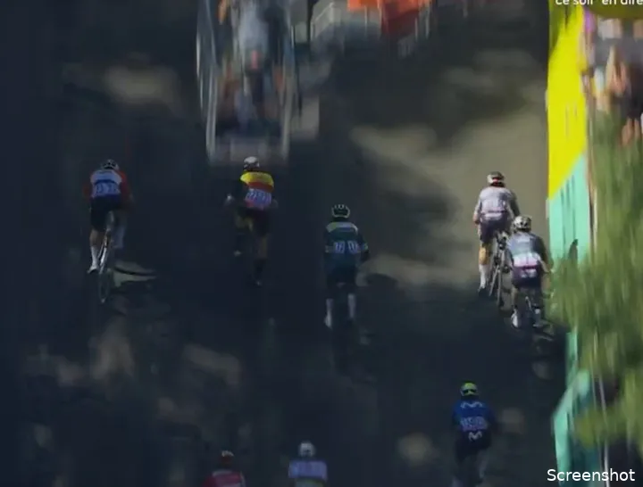 Groenwegen (left) on his way to the stage win!