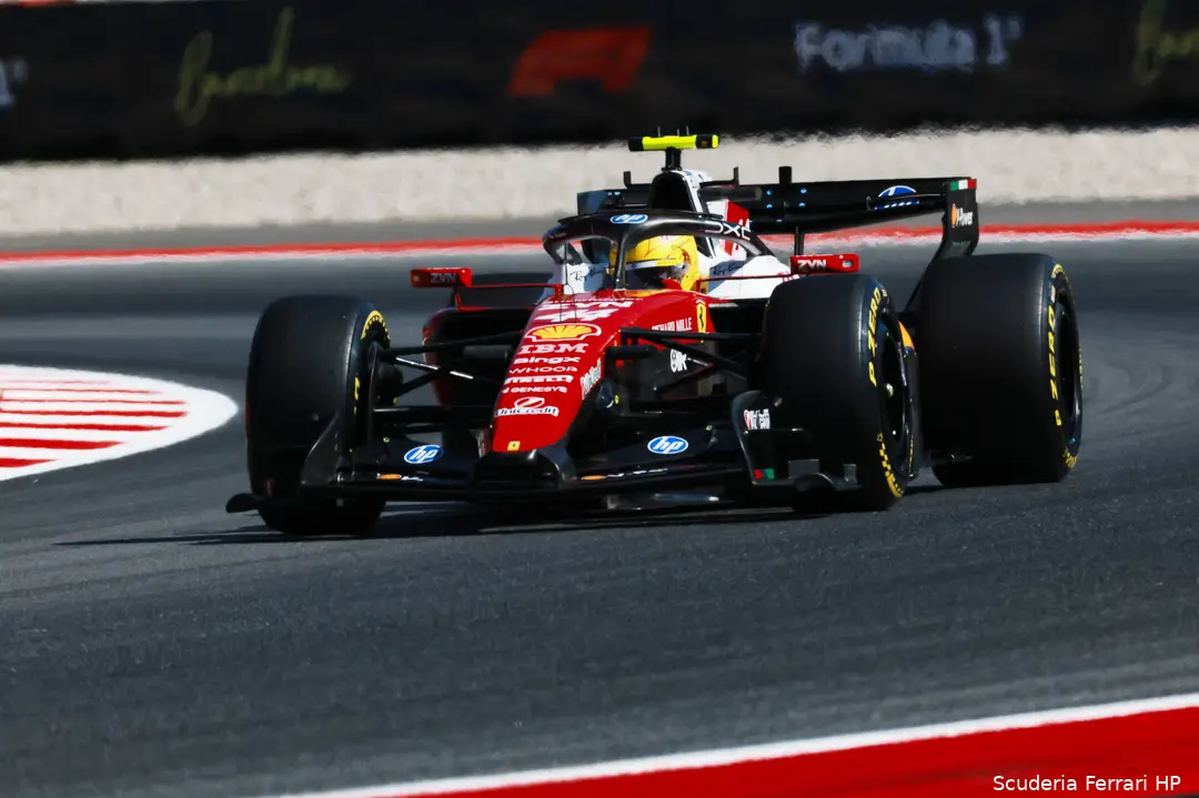 sf-26-ferrari-barcelona-lewis-hamilton--1