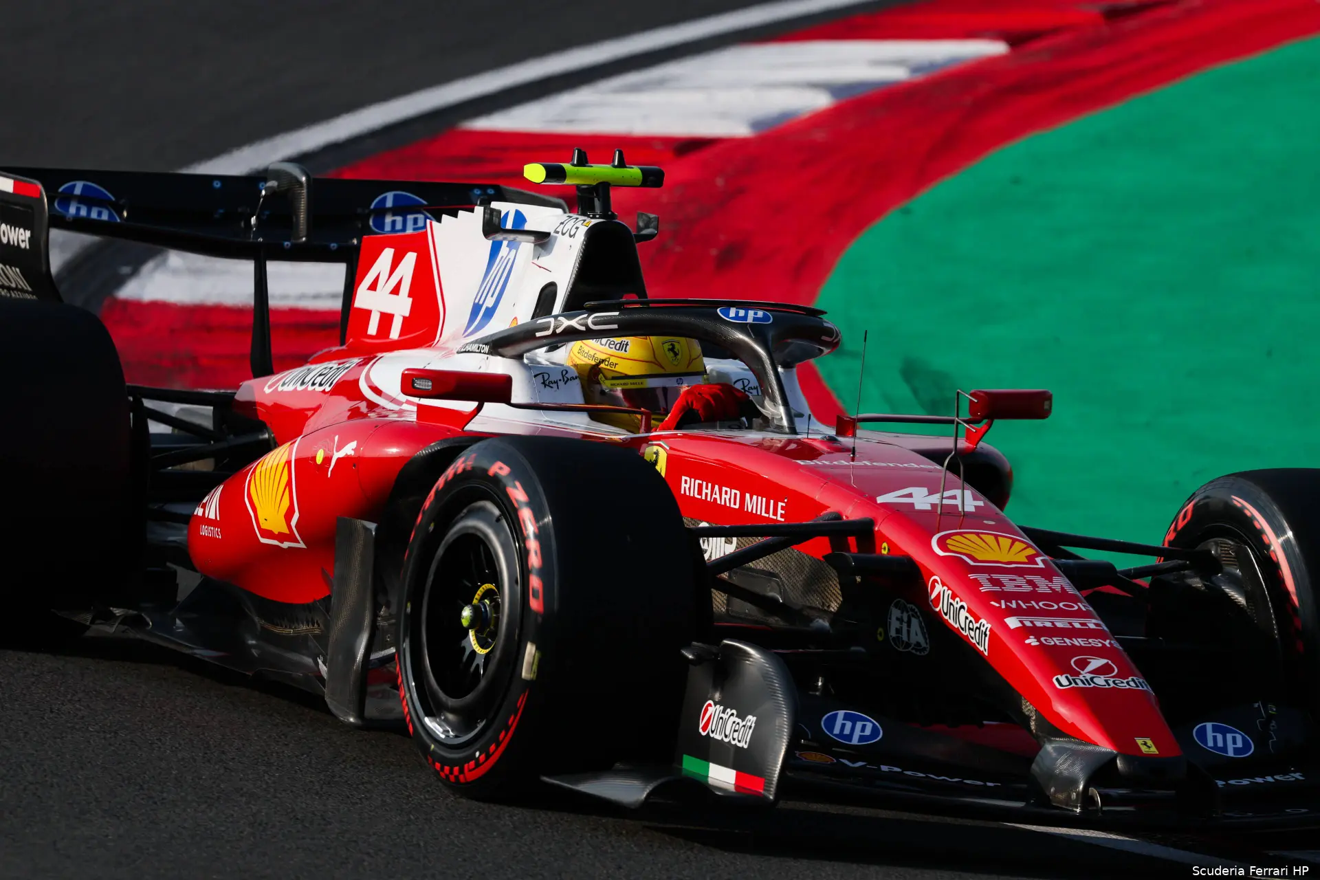 ferrari-china-lewis-hamilton-sf-26-12.JPG