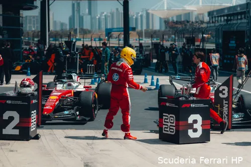 lewis-hamilton-ferrari-sprintrace-china-20262-charles-leclerc
