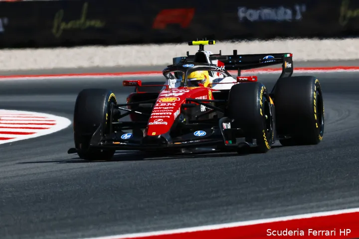 sf-26-ferrari-barcelona-lewis-hamilton--1