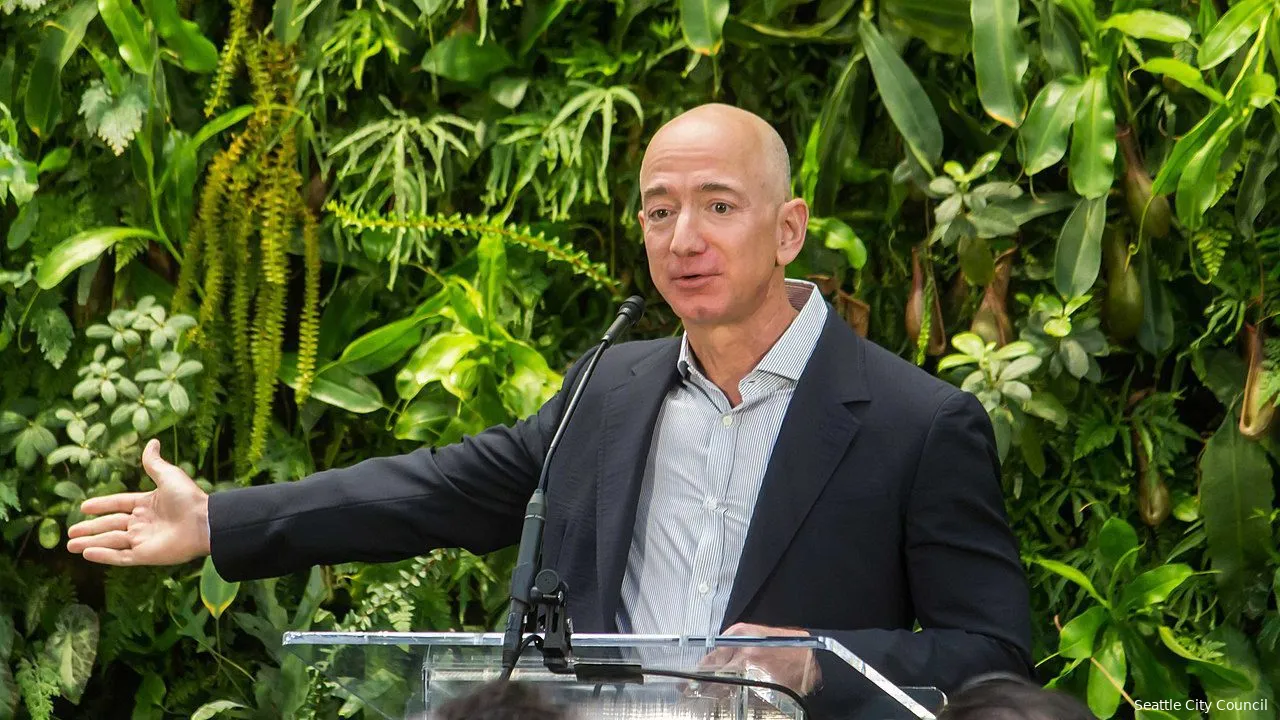 jeff bezos amazonf1612354409