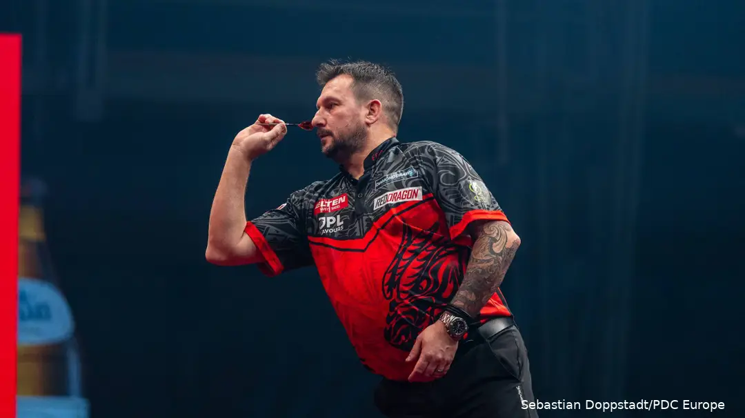 Jonny Clayton in action