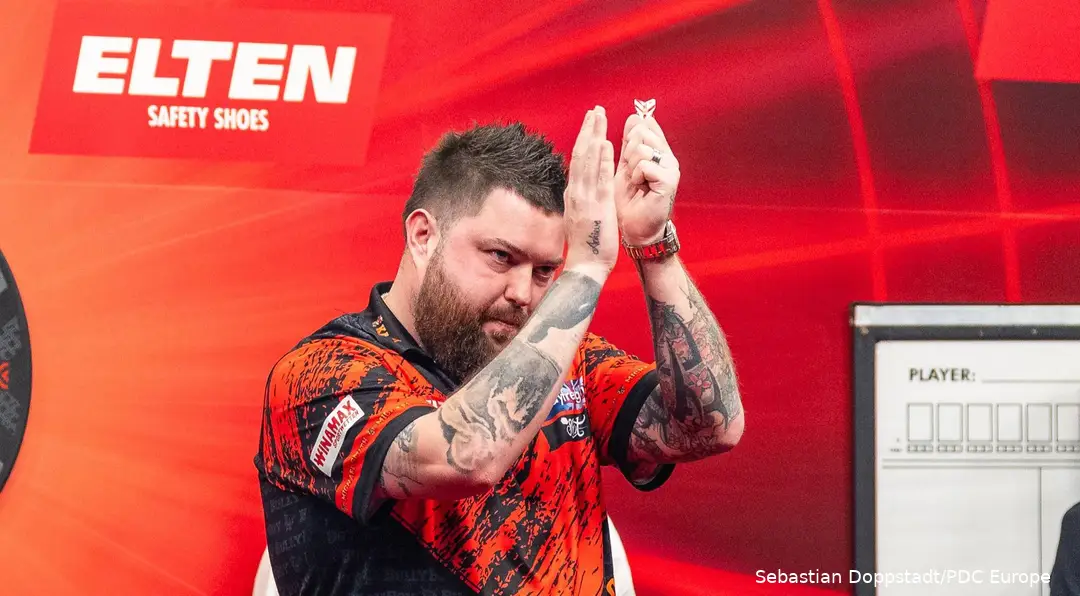 Michael Smith bedankt sich bei den Fans.