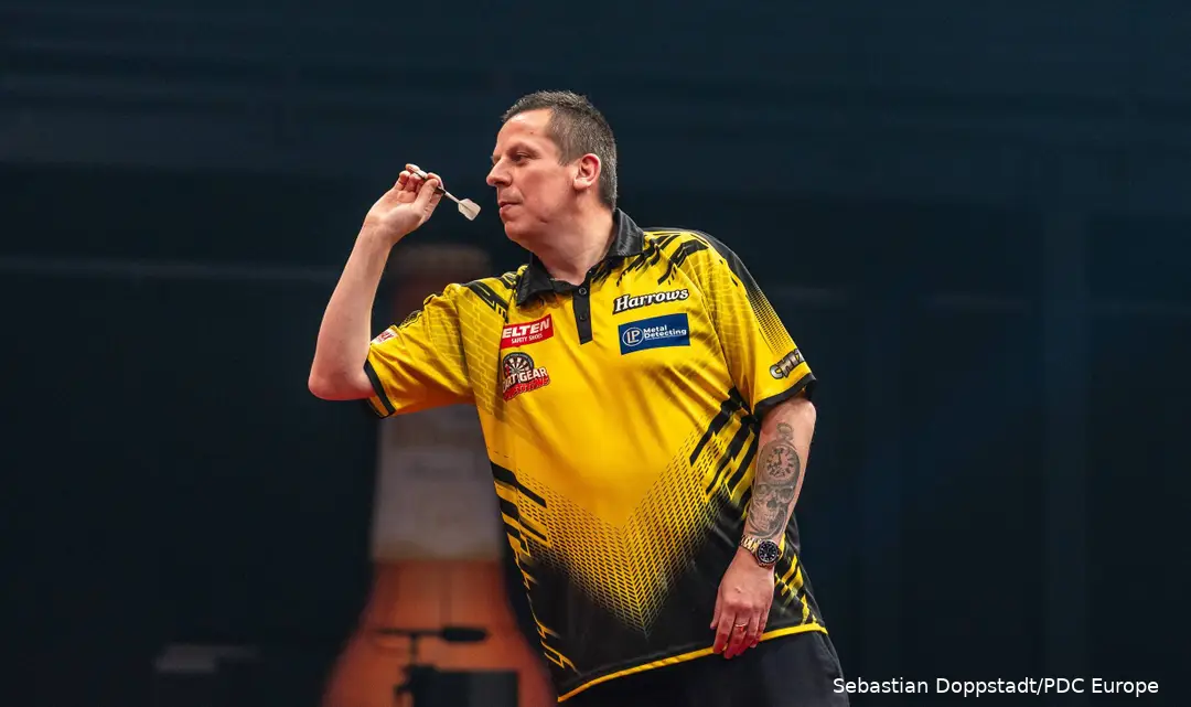 Dave Chisnall in actie op het WK-podium