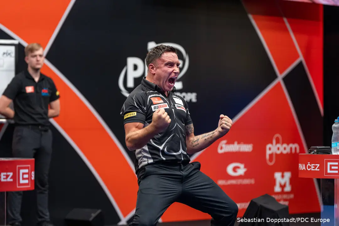 Gerwyn Price met zijn kenmerkende juichgebaar