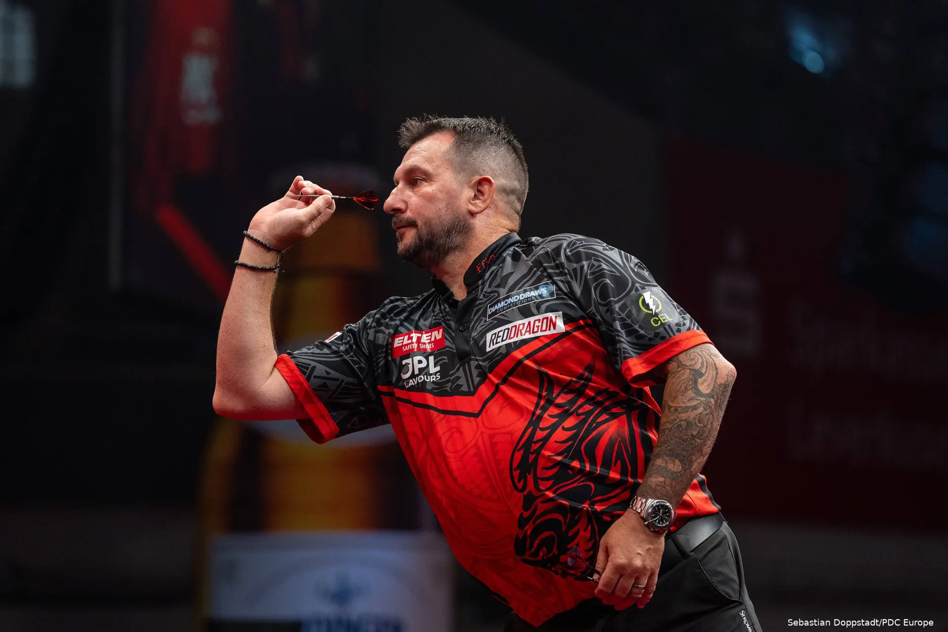 Jonny Clayton in action