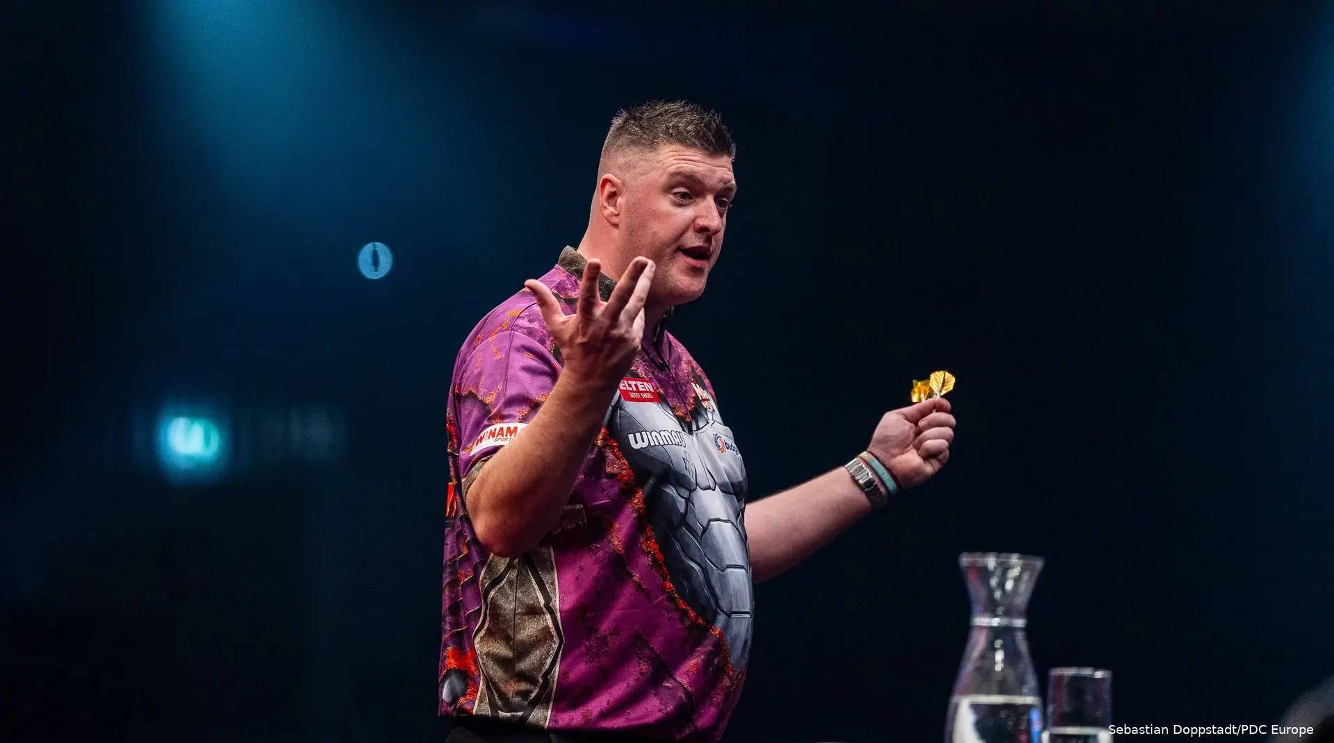 Daryl Gurney (2)