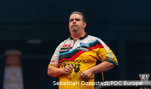 Gabriel Clemens kehrt bei der Darts WM 2026 an den Ort seines größten Erfolgs zurück – als erster Deutscher zog er 2023 ins WM-Halbfinale ein und schrieb Darts-Geschichte