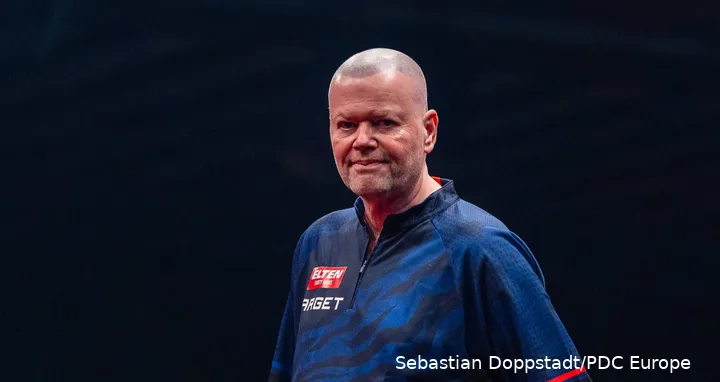 Raymond van Barneveld look son.