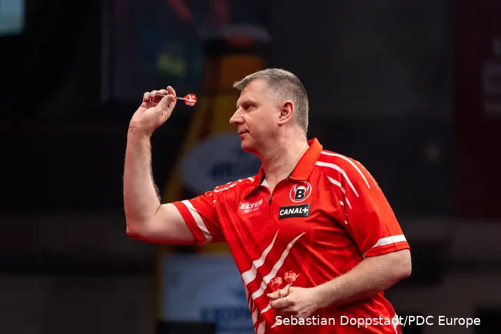 Krzysztof Ratajski in action.